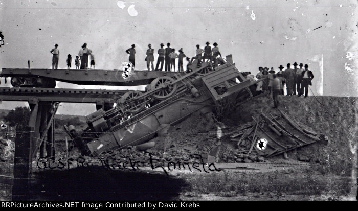 From Wikipedia this is near Lometa, TX and this was probably an ATSF engine.